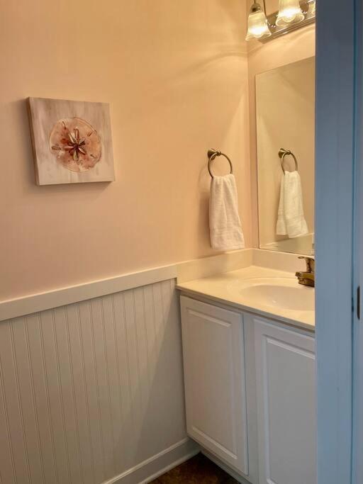 3 Bedroom Condo, Ocean Views & Short Walk To Beach! Oak Island Kültér fotó