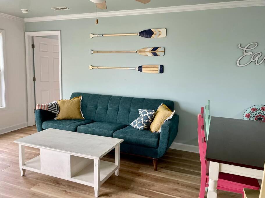 3 Bedroom Condo, Ocean Views & Short Walk To Beach! Oak Island Kültér fotó